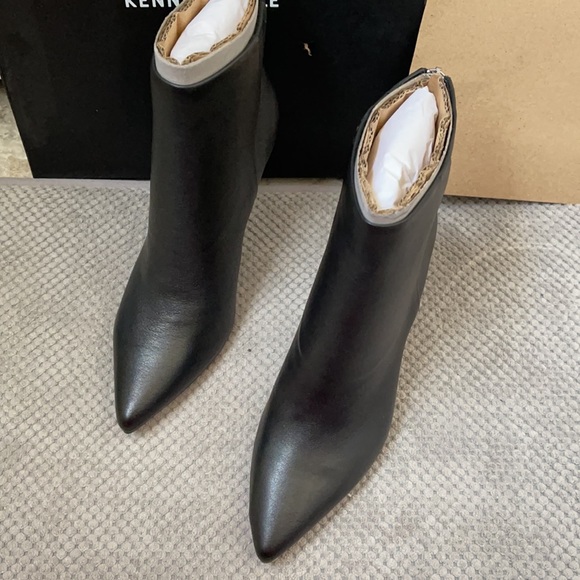 KENNETH COLE BOOTS - Picture 6 of 11